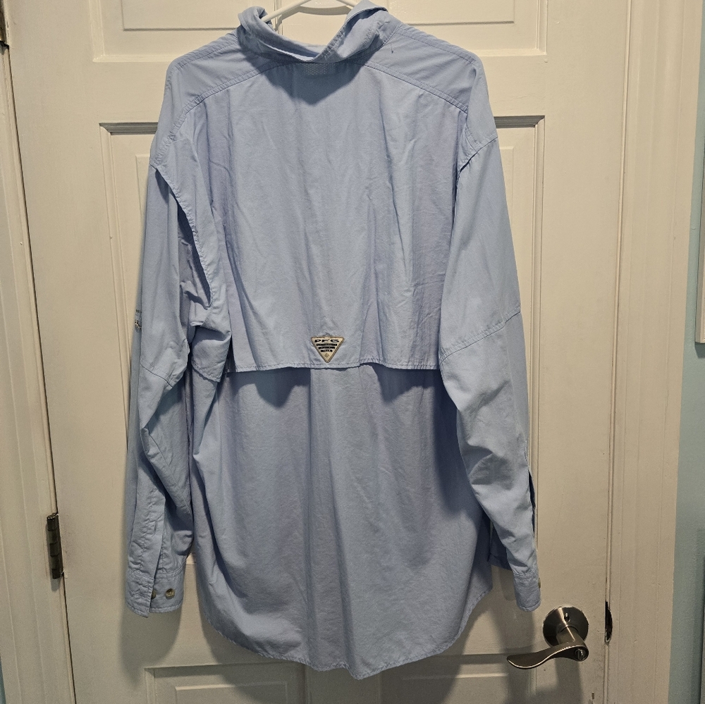 Columbia Men's Lightweight Button Up - Picture 2 of 4